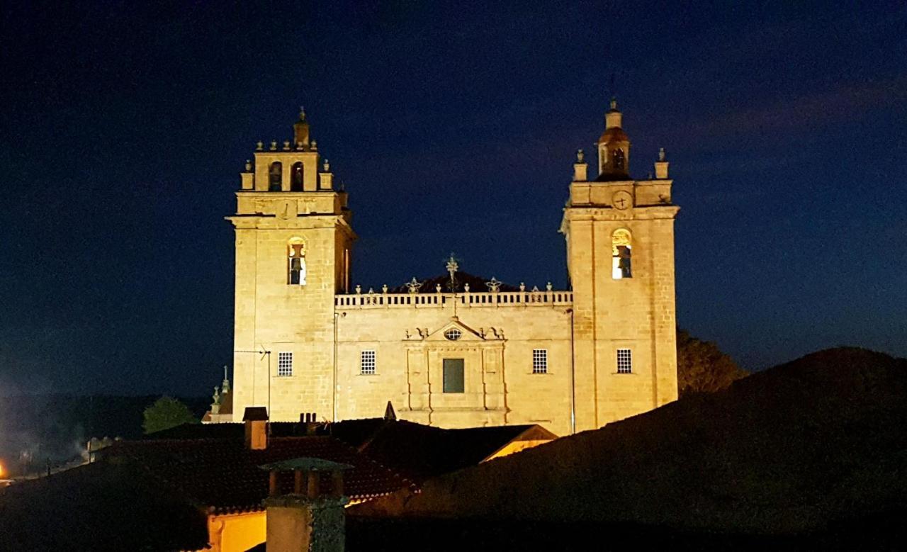 Отель Casa Da Praca Миранда-ду-Дору Экстерьер фото