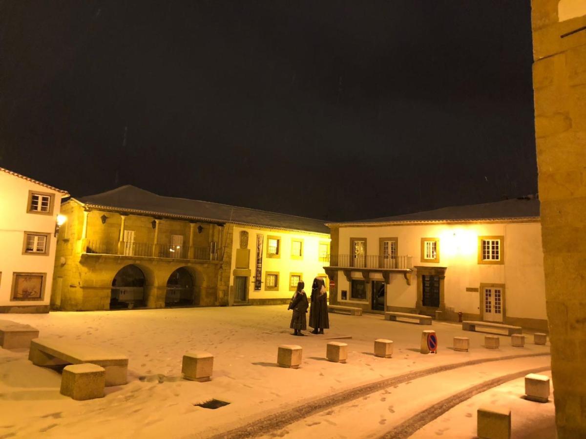 Отель Casa Da Praca Миранда-ду-Дору Экстерьер фото